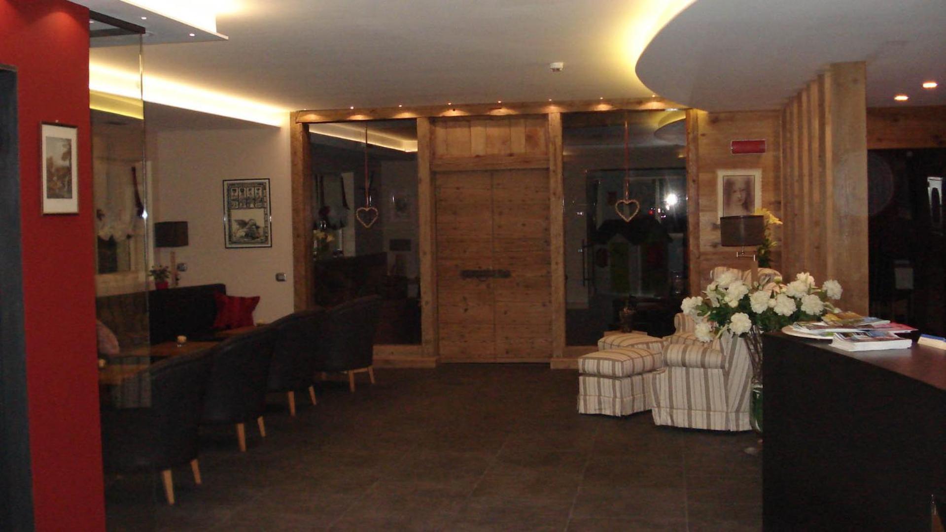 Hotel Garni Vittoria Fiera Di Primiero Extérieur photo