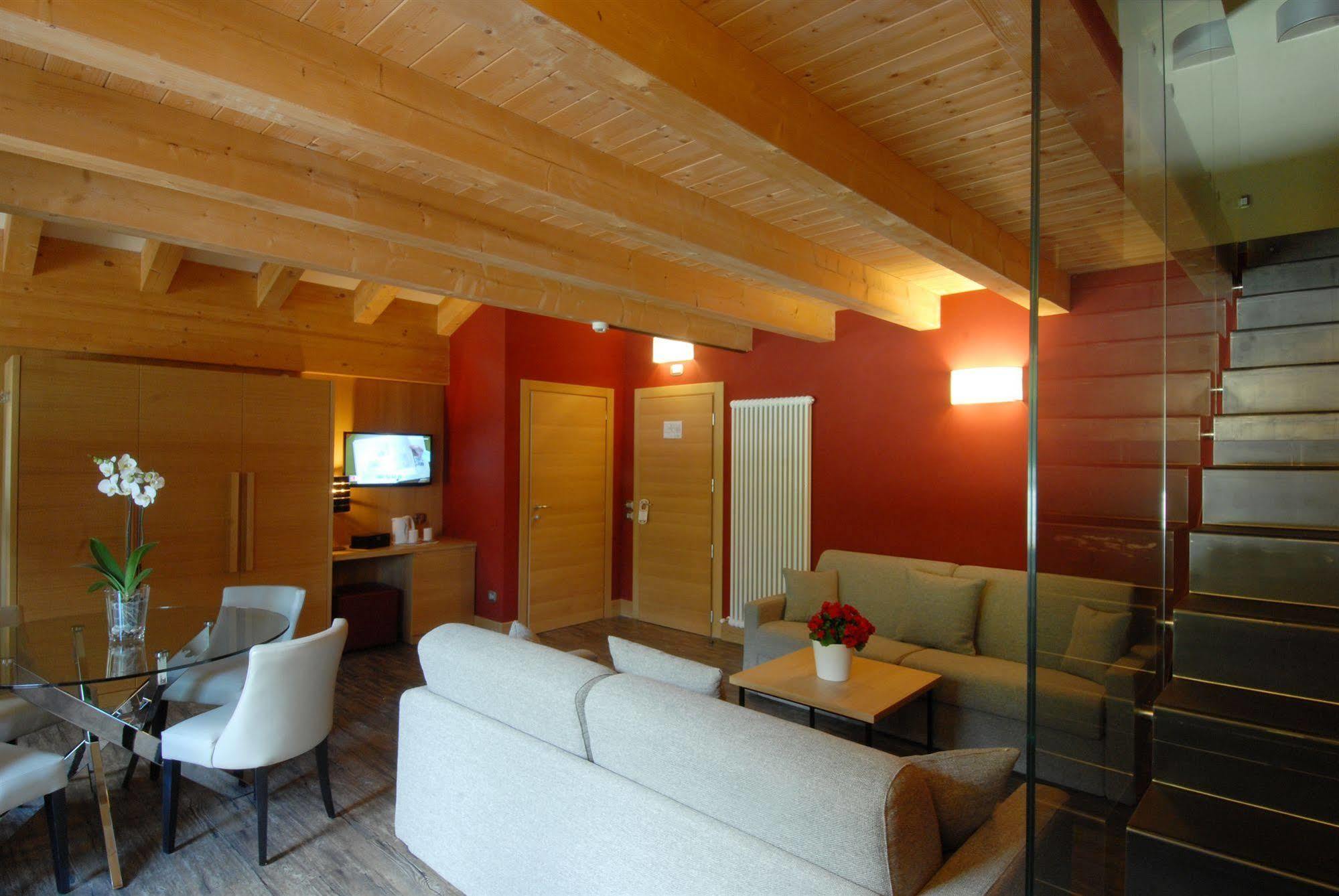 Hotel Garni Vittoria Fiera Di Primiero Extérieur photo