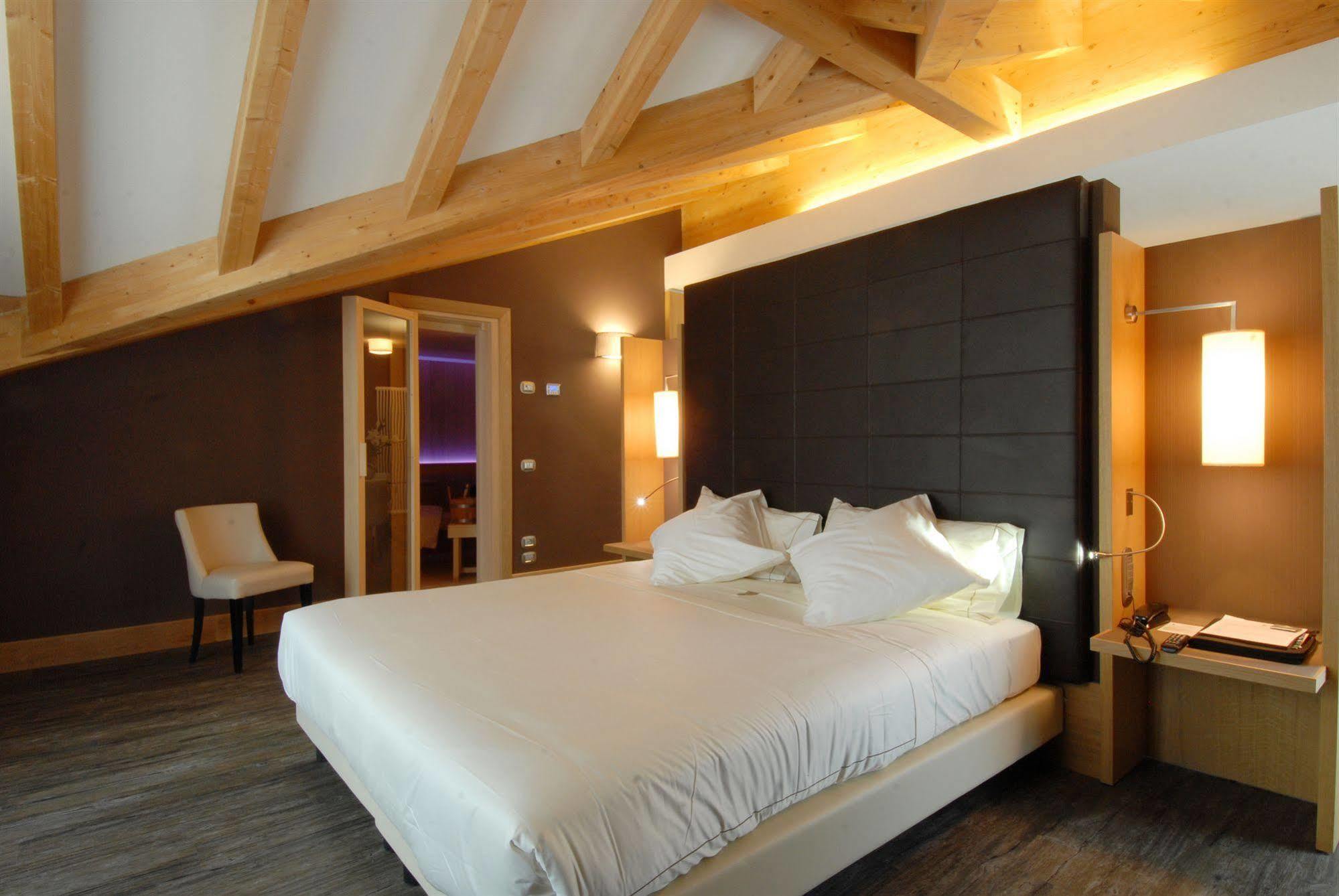 Hotel Garni Vittoria Fiera Di Primiero Extérieur photo